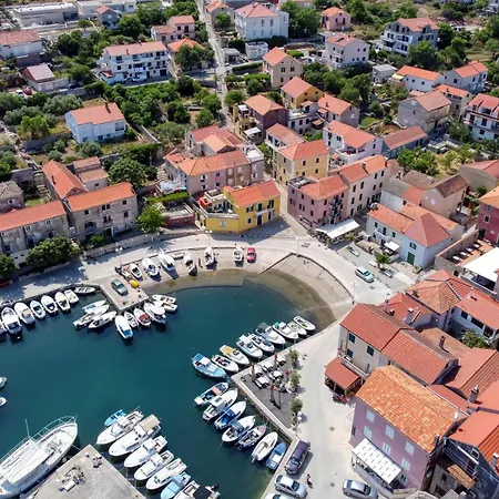 Semesterbostad Casa Lorela