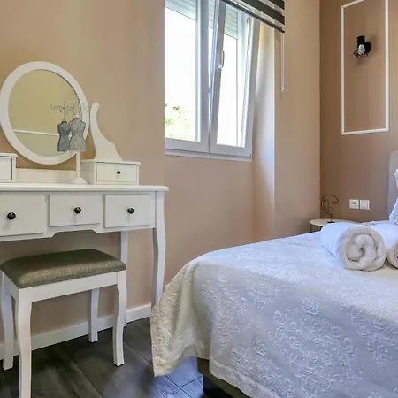 Semesterbostad Casa Lorela